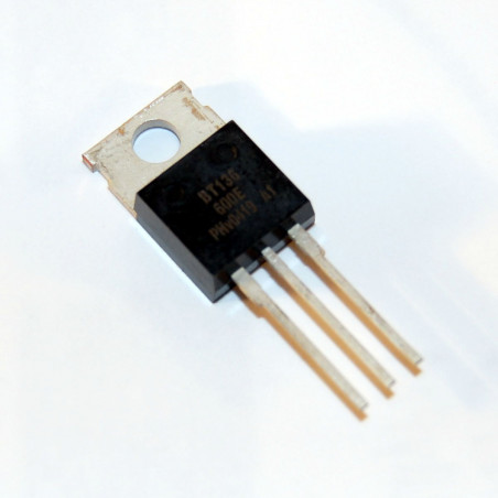 TRIAC BT136-600E 600V 4A