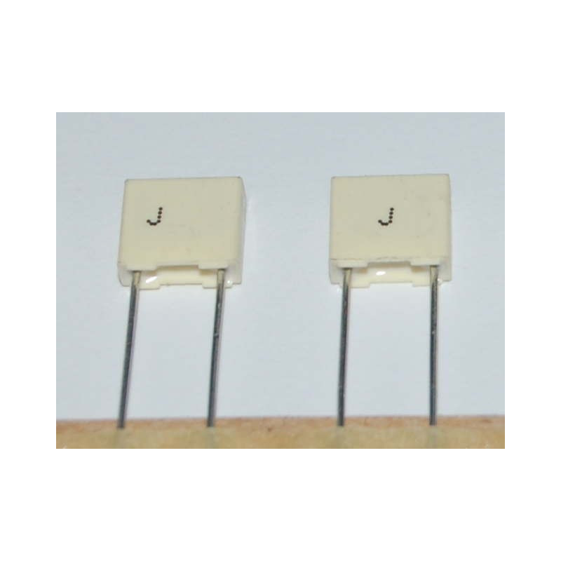 COND. 220nF 63V